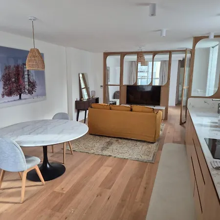Cozy Centre, 5 Mins Louvre Apartment *